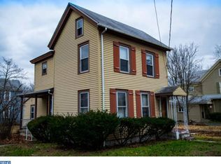 17 Mechanic St, Bridgeport, NJ 08014