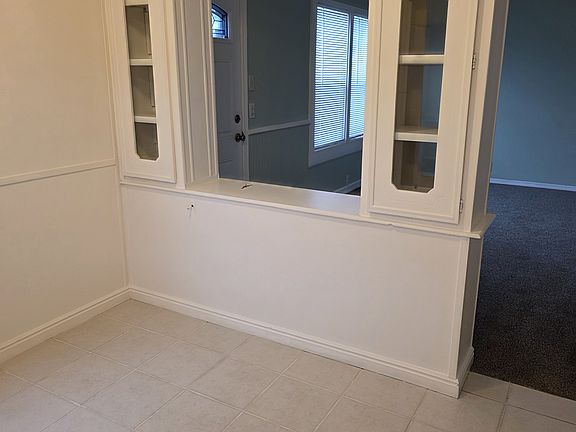 3rd image of 520 E 43rd St Trailer 4