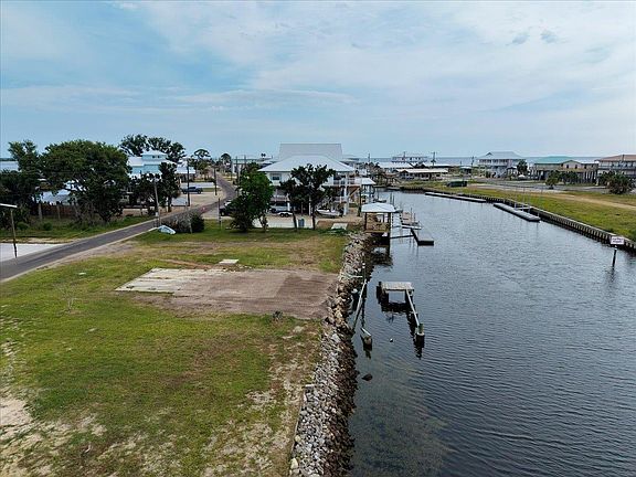 2nd image of 20783 Marina Rd