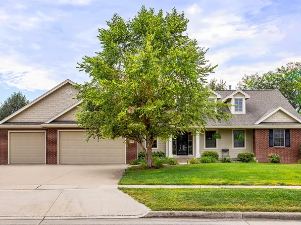 7416 Longboat Dr, Johnston, IA 50131