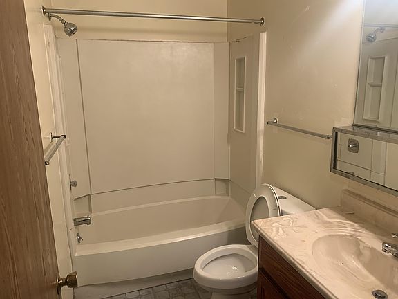 5th image of 230 Prestwick Dr #2