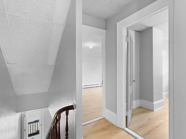 30 Granite St, Rockland, ME 04841