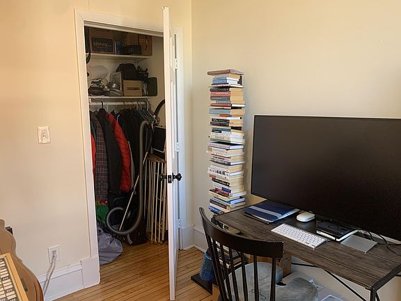 5th image of 1949 N Hudson Ave APT 3R