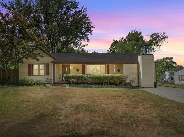 852 S Trail Ridge Dr, Independence, MO 64050