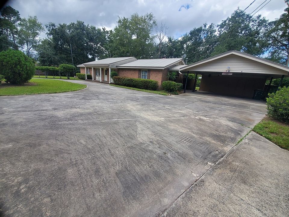 2nd image of 710 Pineview Ct