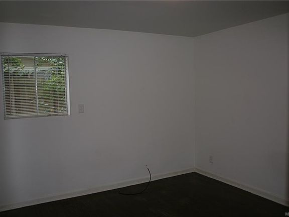 4th image of 3902 Marquette Dr