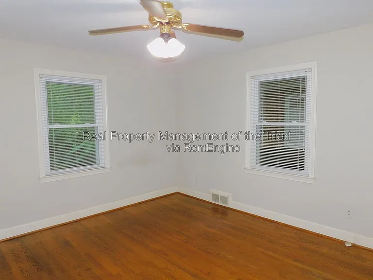 715 S Hawthorne Rd — Photo 9