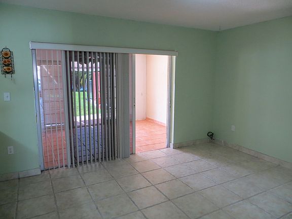 5th image of 9167 Fontainebleau Blvd APT 13