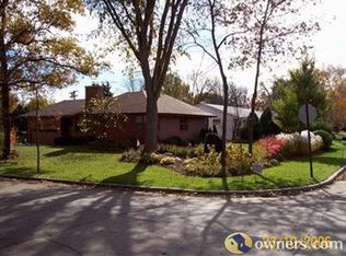 11825 Elmhurst Pkwy, Wauwatosa, WI 53226