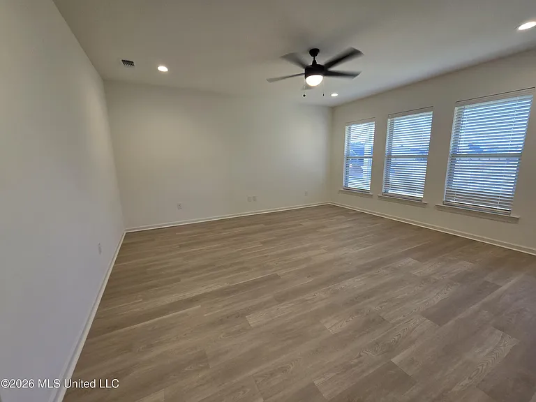 15395 Percy St — Photo 15