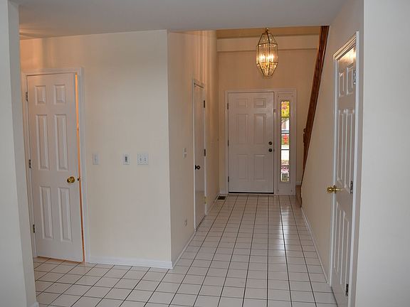 4th image of 2978 Belle Ln