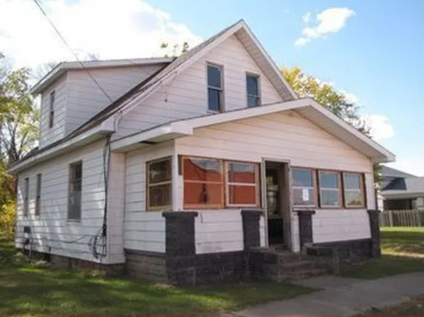 803 W High St, Dowagiac, MI 49047