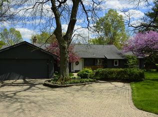 271 Grandview Ave, Glen Ellyn, IL 60137