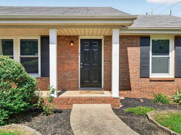 1914 Claymont Dr, Clarksville, TN 37040