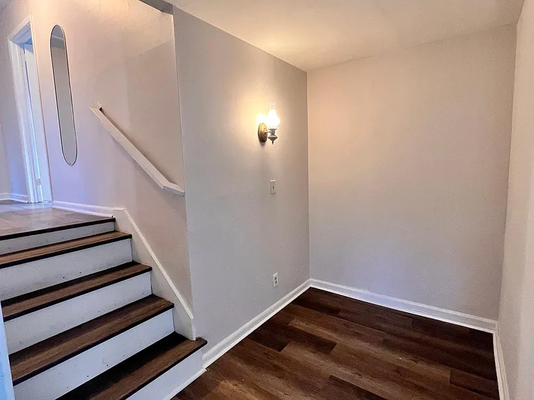 635 Heathmoor Pl — Photo 6