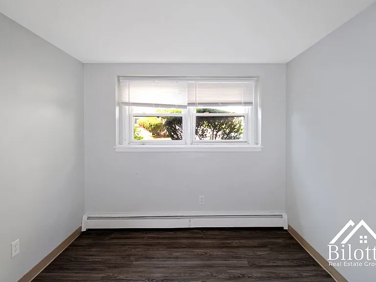 Hillside Terrace Apartments — Photo 30