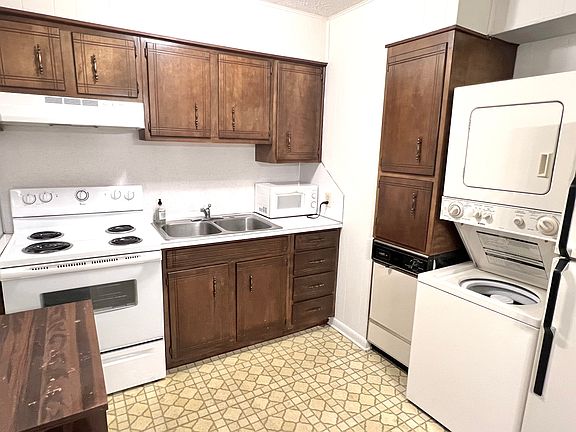 5th image of 3812 Memorial Blvd APT 5