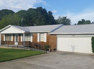 516 Friendship Rd, Mary Esther, FL 32569