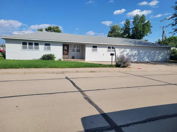 1320 N St, Cozad, NE 69130