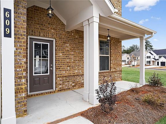 3rd image of 609 Villa Rica Spgs