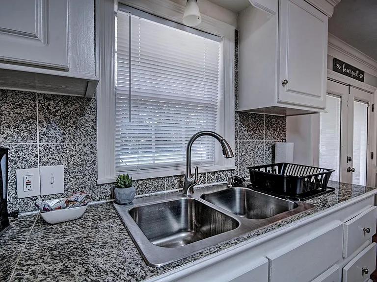 731 Reddoch Dr — Photo 13