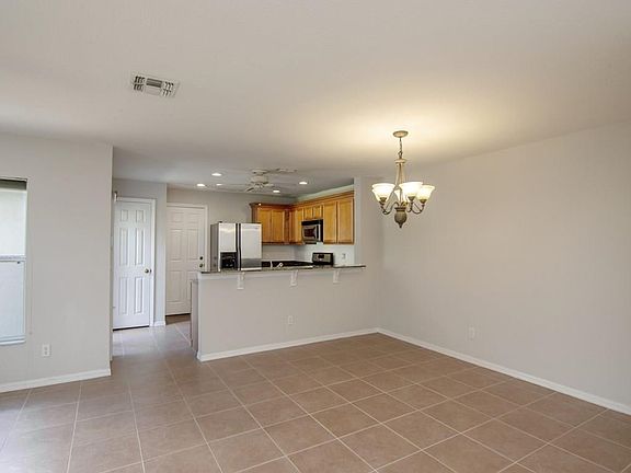 5th image of 1652 Pointe West Way