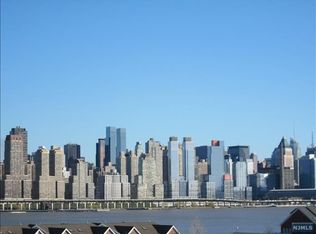 7002 Boulevard E #5E, Guttenberg, NJ 07093