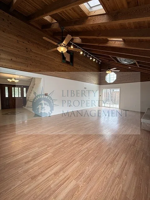 4 bed, 2701 sqft, $2,895 — Photo 4