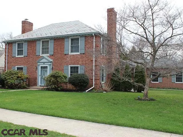 405 Arbor Way photo 1