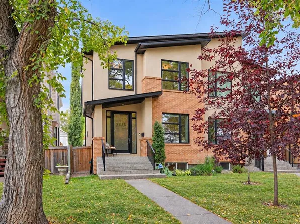 2833 E 26th St SW, Calgary, AB T3E 2B1
