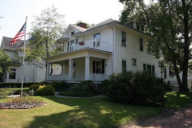 1st image of 131 N Maple St