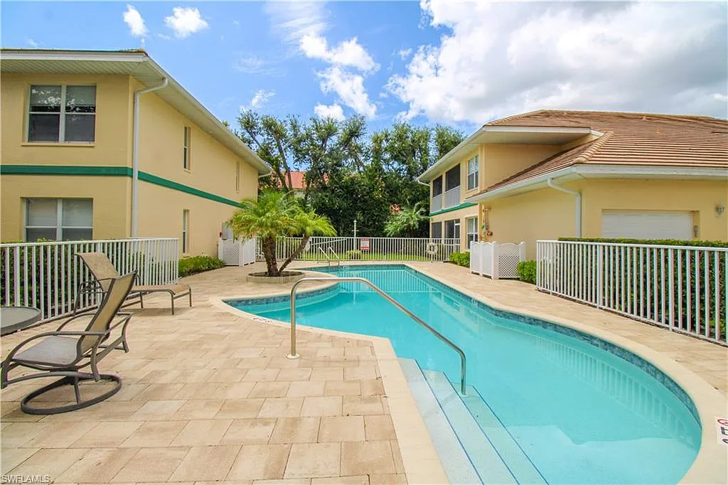 3 bed, 2.0 bath, 1700 sqft, $5,995 — Photo 4