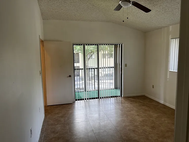 2445 SW 18th Ter #7-003 — Photo 13