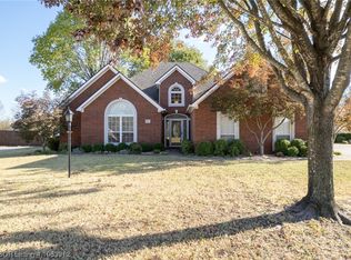 6500 Fieldcrest Dr, Fort Smith, AR 72916