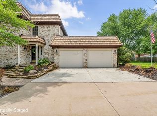 1179 Harwich Ct #202, Rocky River, OH 44116