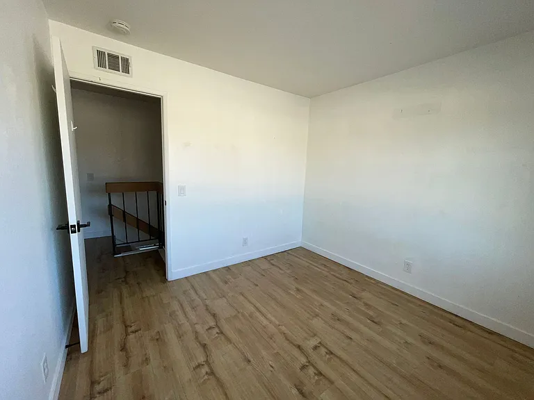 795 Archwood Ave #795 — Photo 12