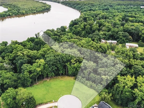 1506 White Mountain Dr, Chester, VA 23836