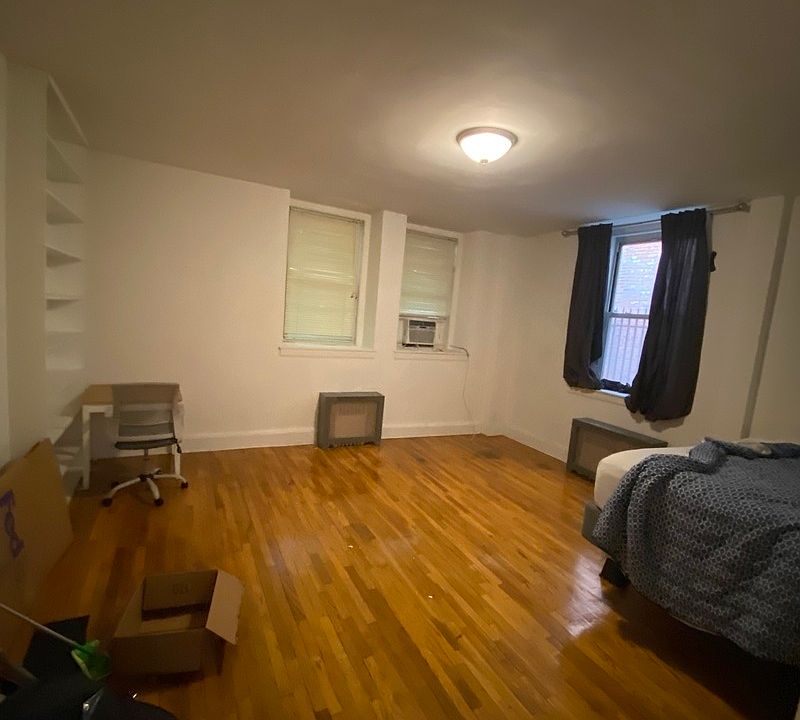1st image of 5 E 67th St #1C