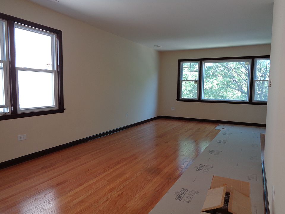 1st image of 5343 W Montrose Ave