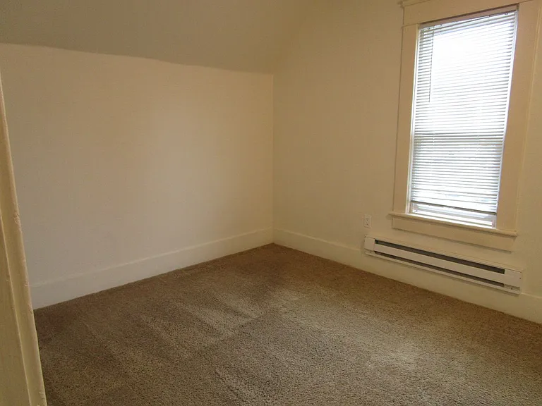 Rockefeller Avenue, 3431 — Photo 3