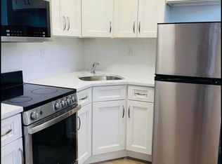 290 N Railroad Ave APT 2D, Staten Island, NY 10304