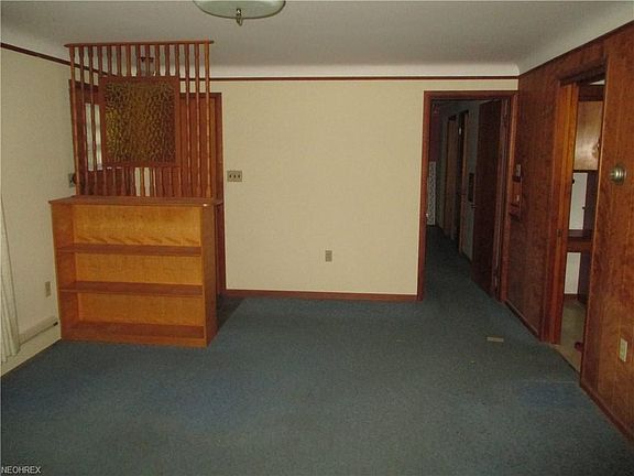 5th image of 955 Lincoln Dr