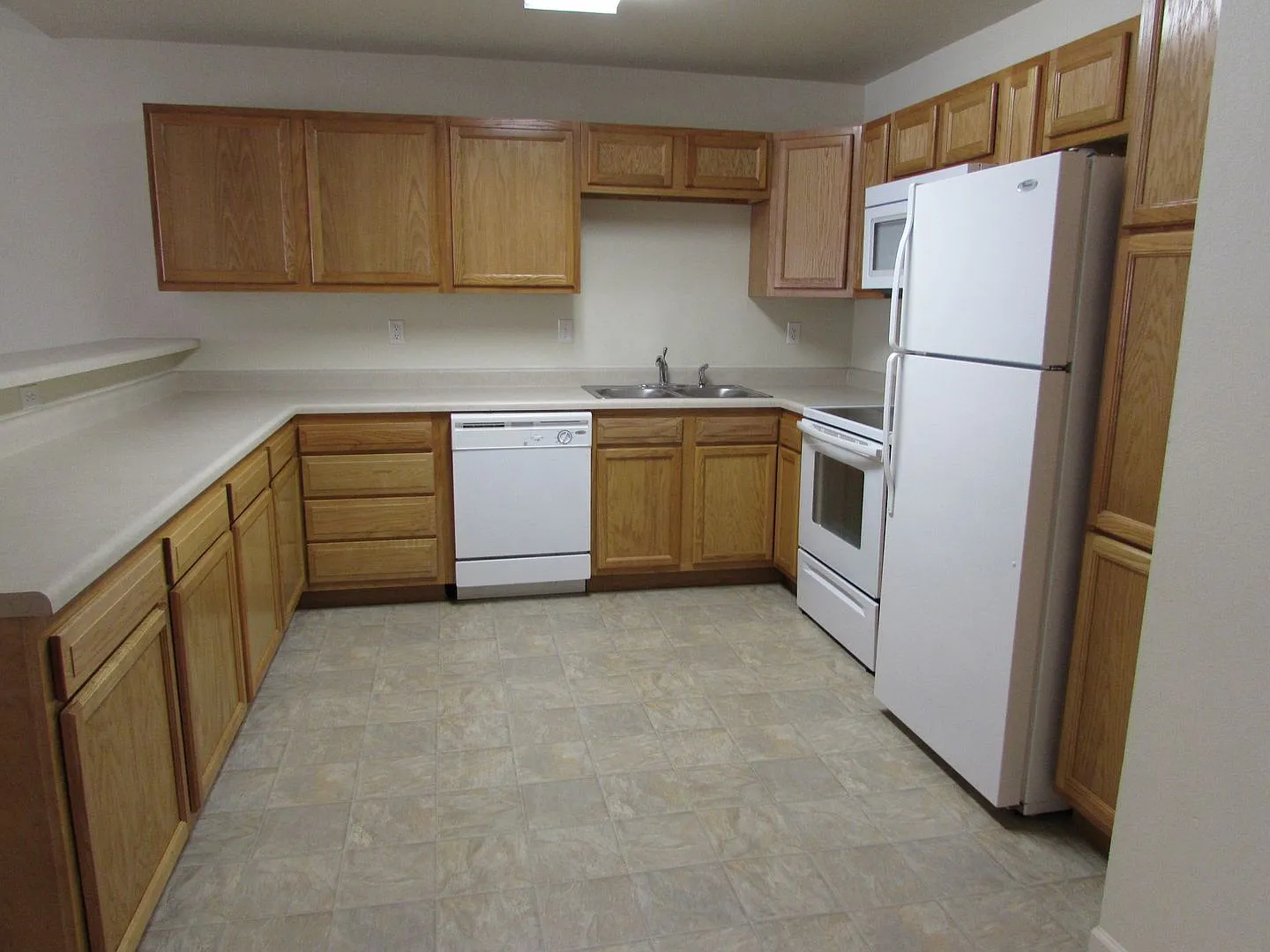 7765-MF2-E4 — Photo 3