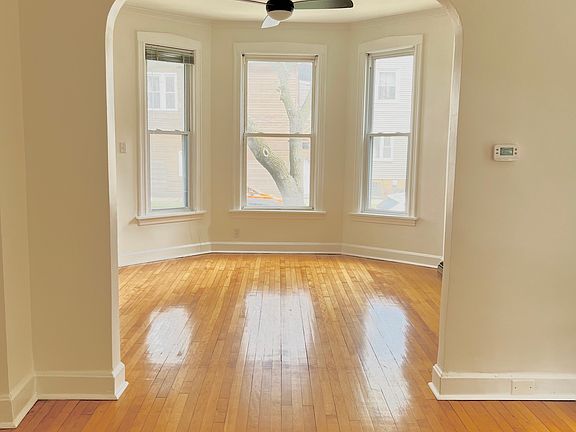 4th image of 1652 N Avers Ave #1