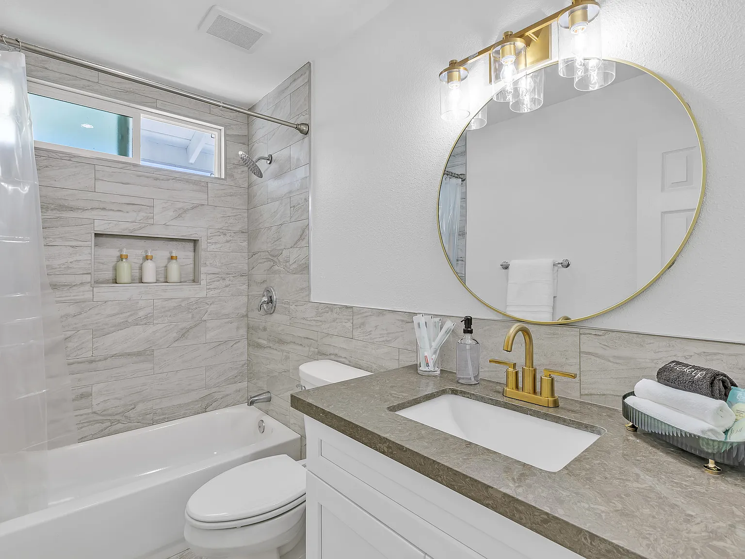 3 bed, 1650 sqft, $10,000 — Photo 3
