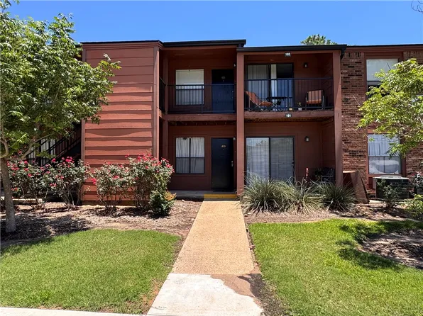 904 University Oaks Blvd, College Station, TX