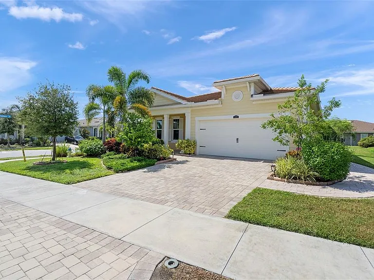 5690 Long Shore Loop — Photo 1