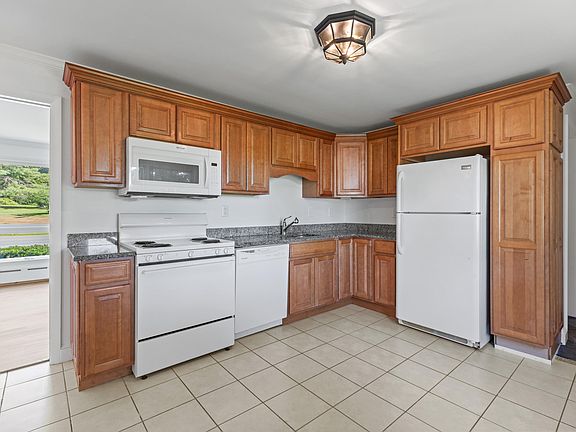 5th image of 536 Cumberland Street #1
