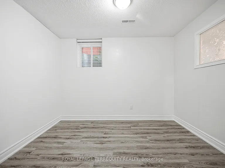 28 Pennsylvania Ave #LOWER LEVEL — Photo 21