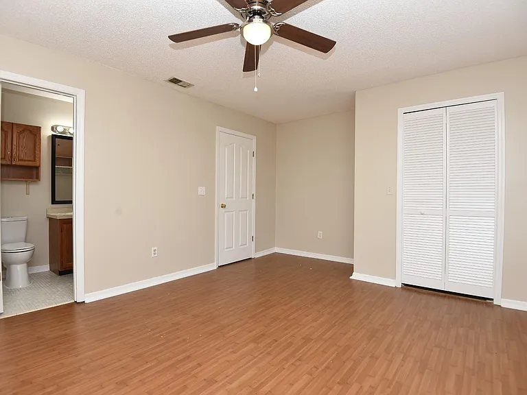 5462 Bracken Ct — Photo 22